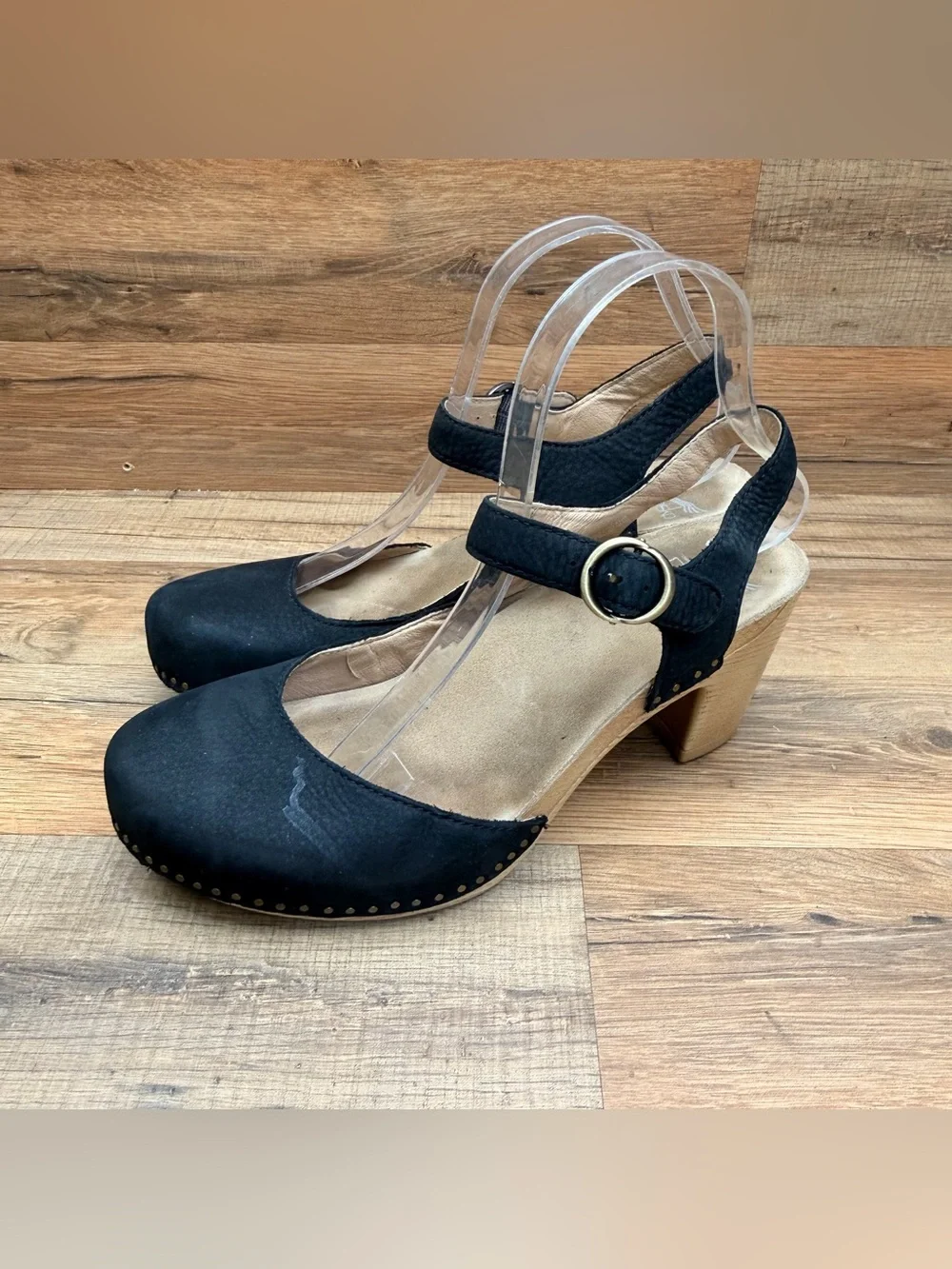 Dansko size 8.5-9 39 Black Mary Jane Block Heel Sandals with Gold Buckle